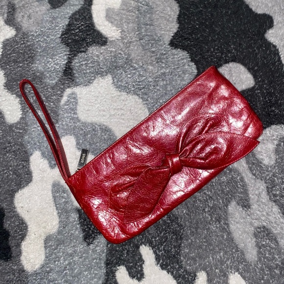 HOBO international bow wristlet - Picture 2 of 10